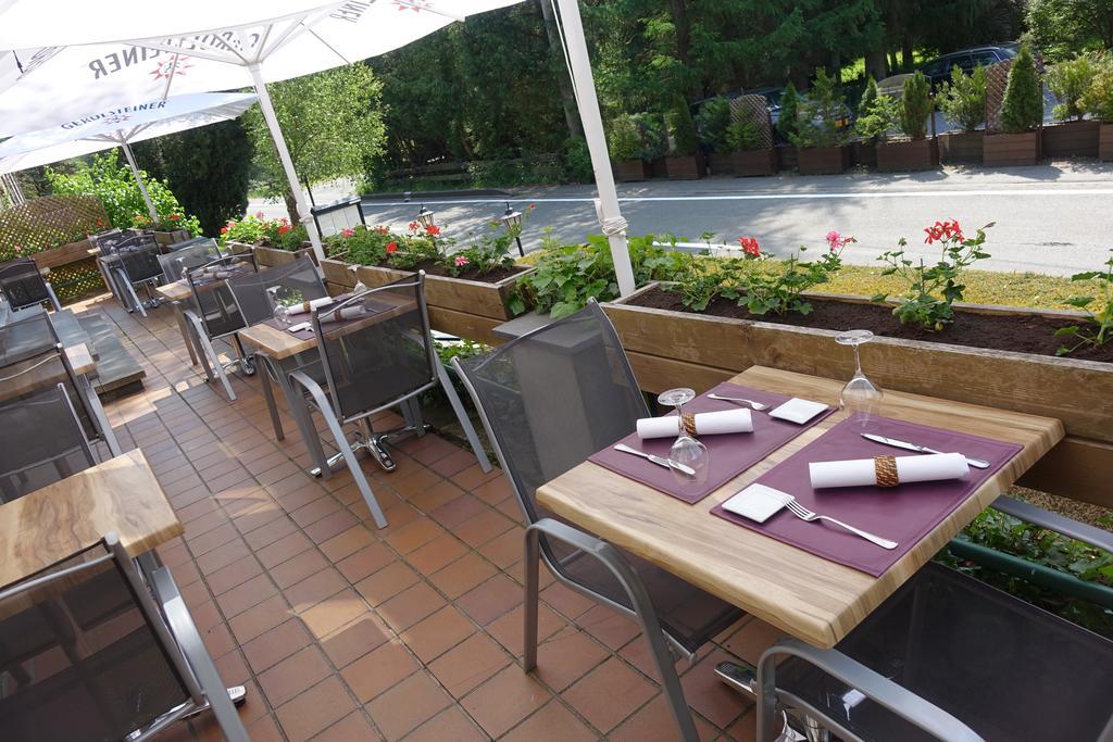 Logis L'Ermitage, Bistrot Des Saveurs Houffalize Exterior foto